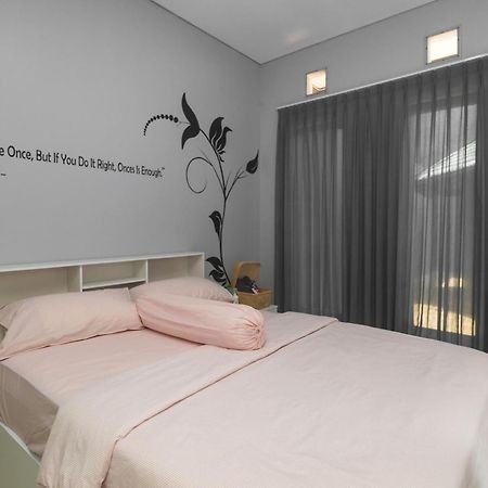 Villa Palm Springs By Reqhome Ciater Hilir Exteriér fotografie