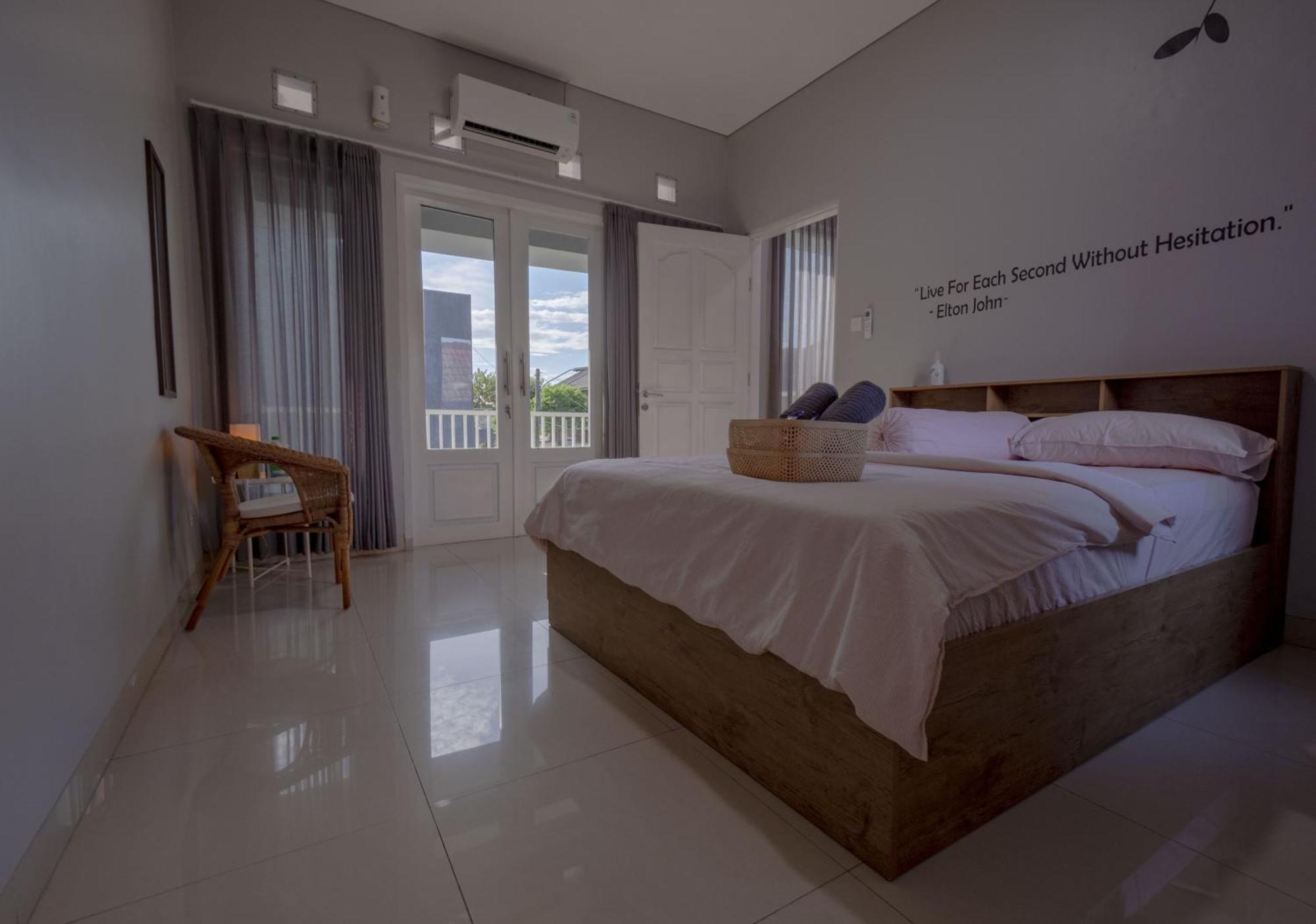 Villa Palm Springs By Reqhome Ciater Hilir Exteriér fotografie