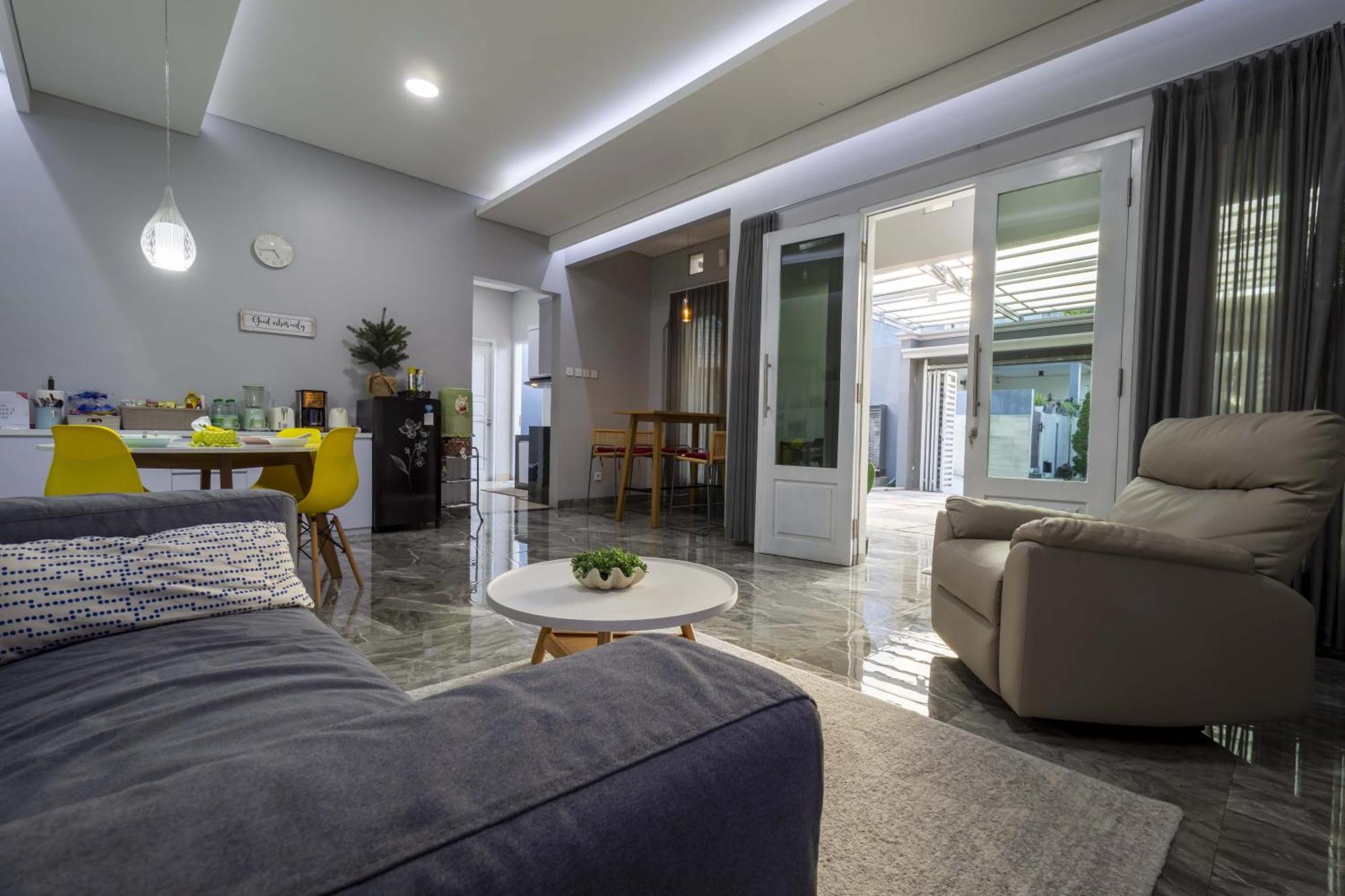 Villa Palm Springs By Reqhome Ciater Hilir Exteriér fotografie